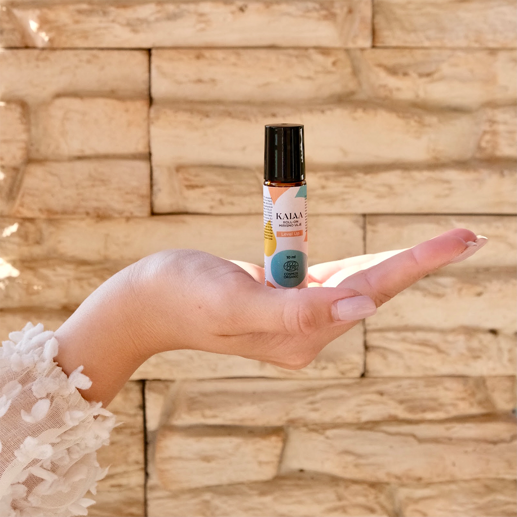 NATURAL ESSENTIAL OIL DEODORANTS: WHY WE LOVE THEM AND NEED THEM